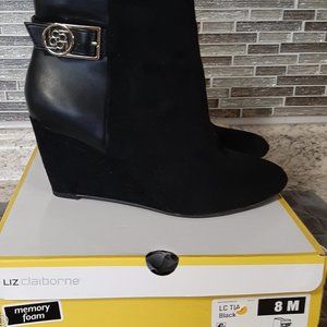 Liz Claiborne Tia Blk Wedge Ankle Boot Memory Foam 8M